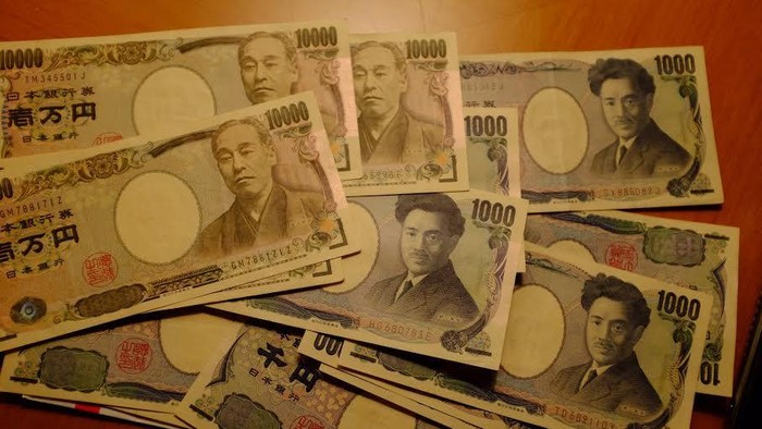  Menteri Keuangan Jepang Peringatkan Yen Terus Menurun