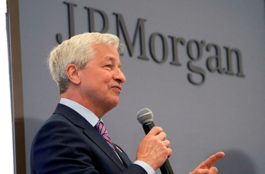  Dimon JPMorgan Mengatakan Politik Dunia Lebih Mengkhawatirkan Daripada Kemungkinan AS
